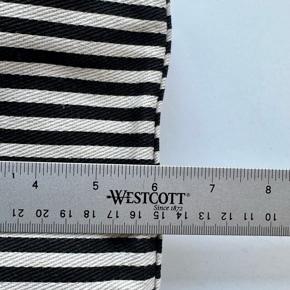 ⚡️⚡️❤️❤️Seven Days vegan leather red bag. NWT. 2 pieces. Make up bag included. - Picture 12 of 13